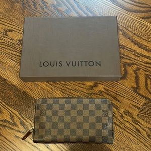 Louis Vuitton Zippy Wallet, Damier Ebene
